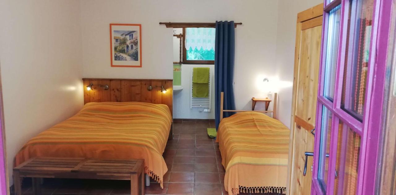 Paysannerie Des Versanes - Chambres Et Gite Tour-de-Faure Luaran gambar