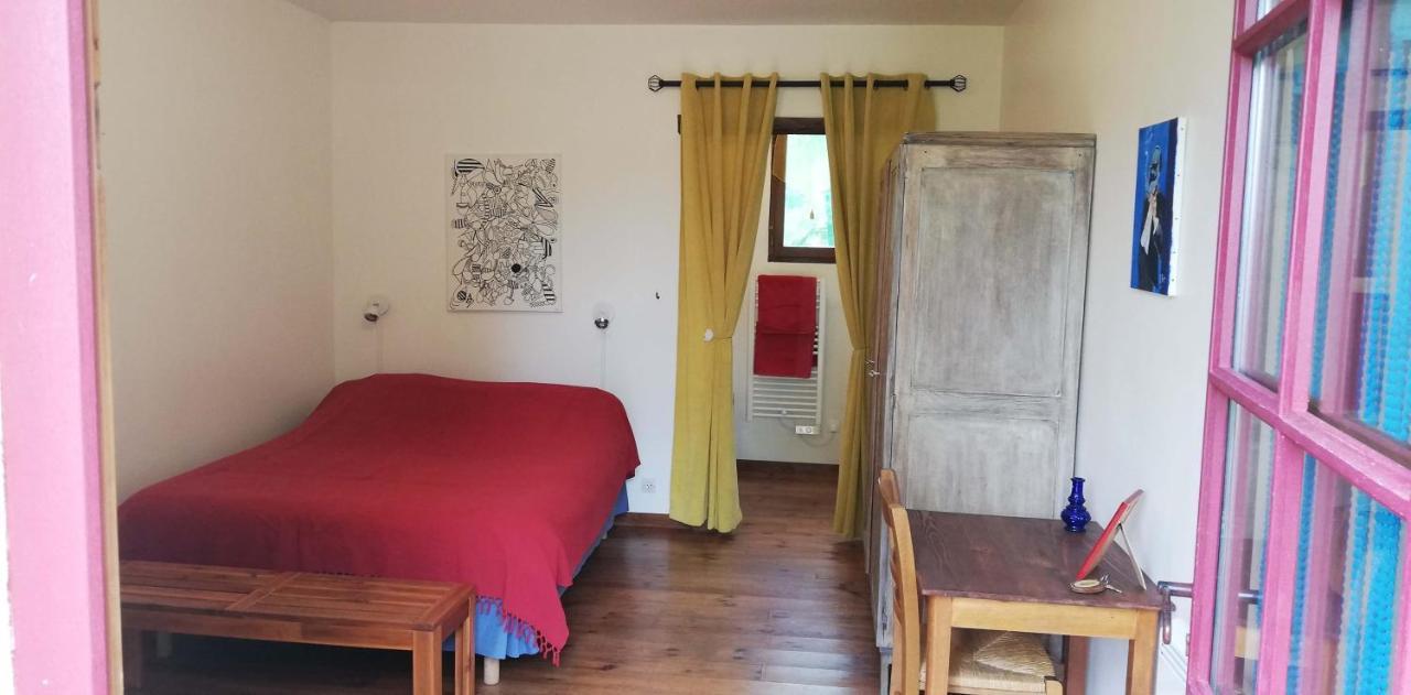 Paysannerie Des Versanes - Chambres Et Gite Tour-de-Faure Luaran gambar