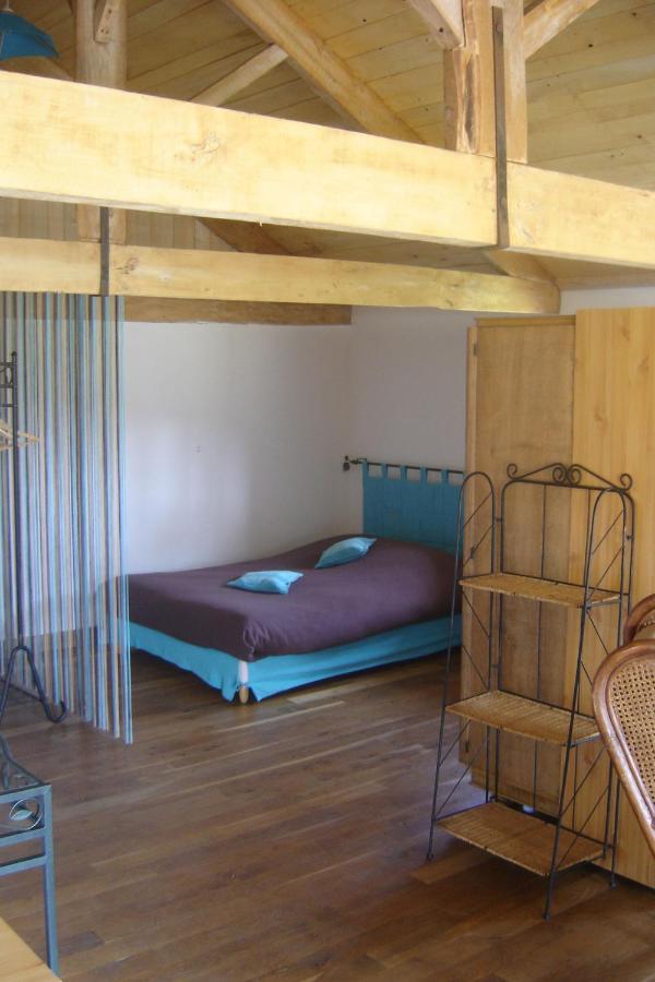 Paysannerie Des Versanes - Chambres Et Gite Tour-de-Faure Luaran gambar